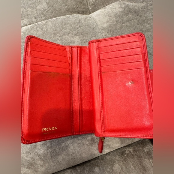 Authentic Prada wallet - Picture 2 of 8